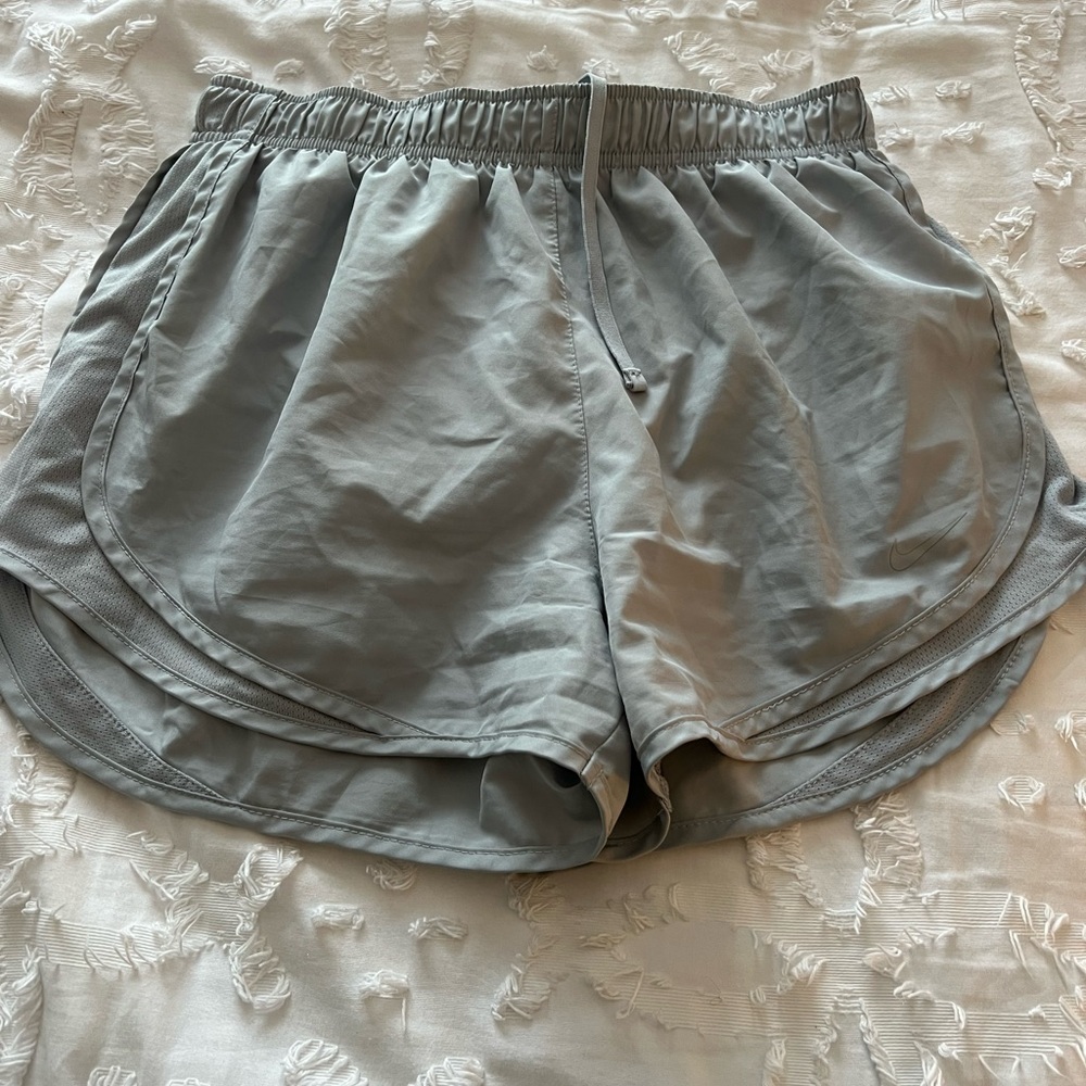 grey nike shorts